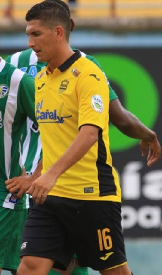 Johnny Leveron: El zaguero central debutó con el Real España y lo hizo bien.