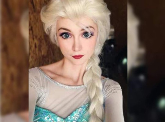 La mujer que gasta miles de dólares en parecer princesa Disney