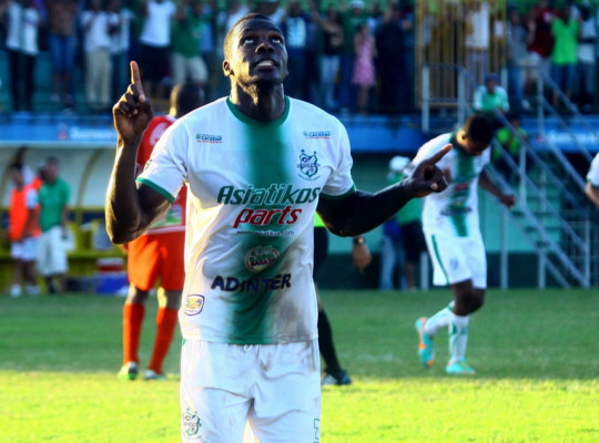 Platense se luce y golea a la Real Sociedad