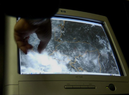 Suspenden alertas al alejarse amenaza de Dean