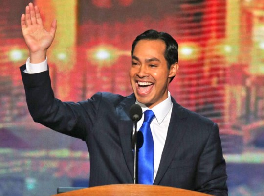 El alcalde Julian Castro se suma a la administración Obama