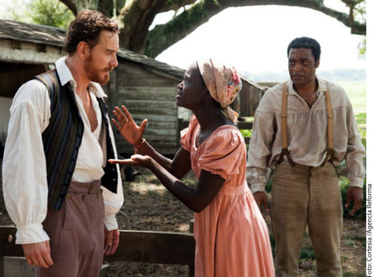 Vinculan a Lupita Nyong'o con actor de '12 años de Esclavitud'