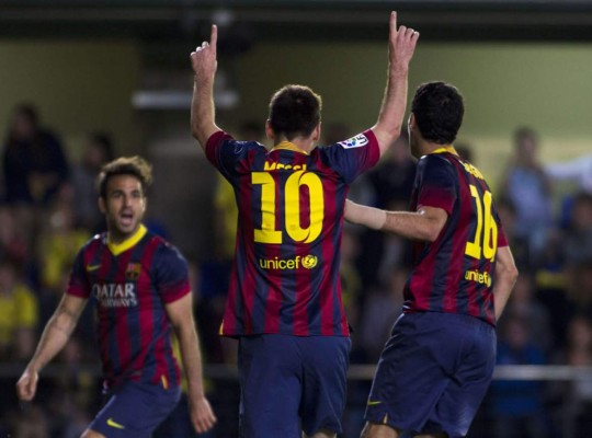 Barcelona se alía con la suerte y sigue vivo en la lucha por la Liga