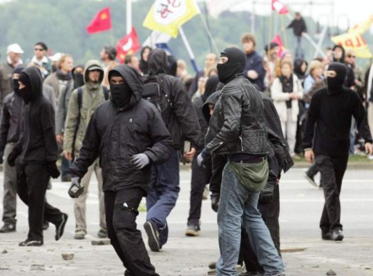 Más de 150 policías heridos en protesta contra cumbre del G8 en Alemania