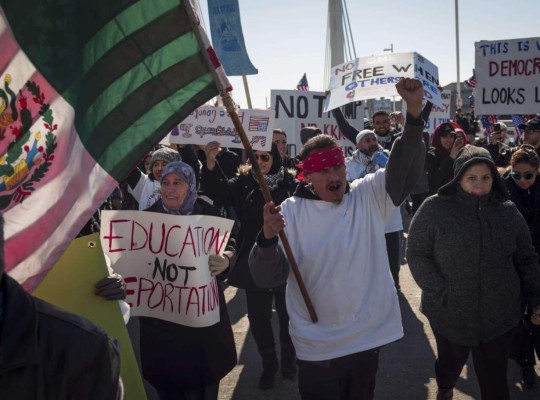 Entran en vigor medidas antimigratorias de Trump