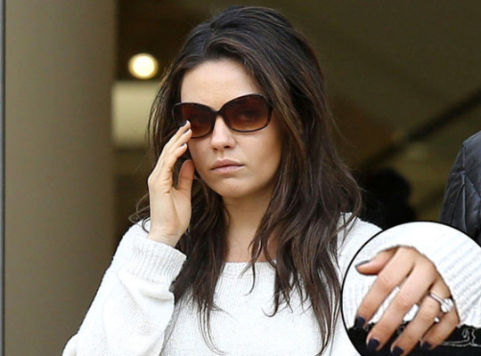 Ashton y Mila están comprometidos