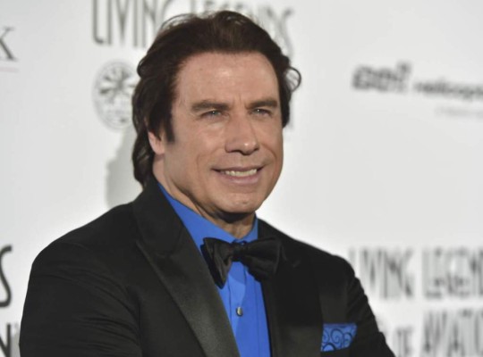 Travolta dona una de las cosas que más quiere por una buena causa