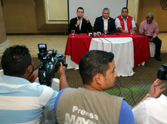 Honduras: Partido de Xiomara Castro denuncia fallas en transmisión de resultados