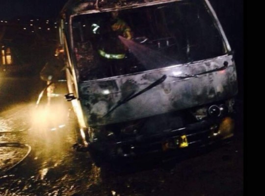 Le prenden fuego a otro bus en la capital de Honduras