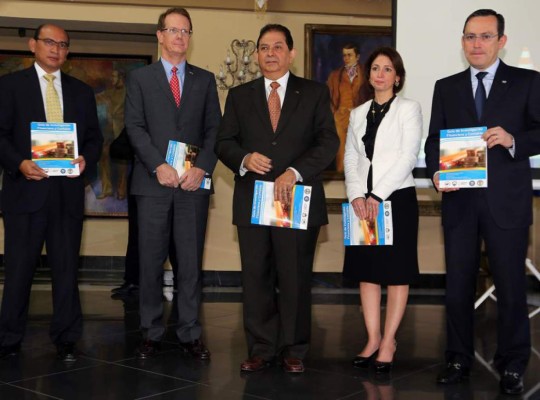 Honduras y EUA fortalecen lucha contra lavado de activos