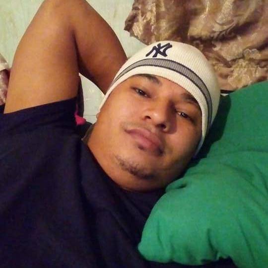 El joven originario de Olanchito, Yoro y que fue indentificado como Denis Omar Antúnez Padilla fue trasladado a la morgue de Tocoa luego de morir de forma violenta en Tocoa.