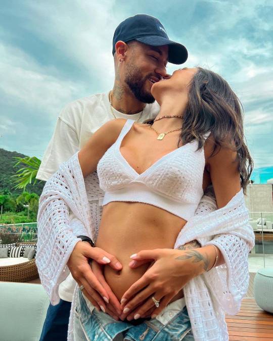Bruna Biancardi es la chica que conquistó el corazón de Neymar y mediante las redes sociales anunciaron que serán padres. 