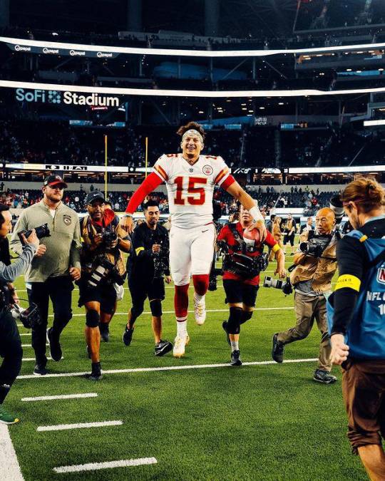 Mahomes vivirá este duelo “especial” con Hurts desde su estatus de estrella máxima de la NFL y gran heredero del recién retirado Tom Brady, pero no dejó de hacer un reconocimiento a sus destacados predecesores.