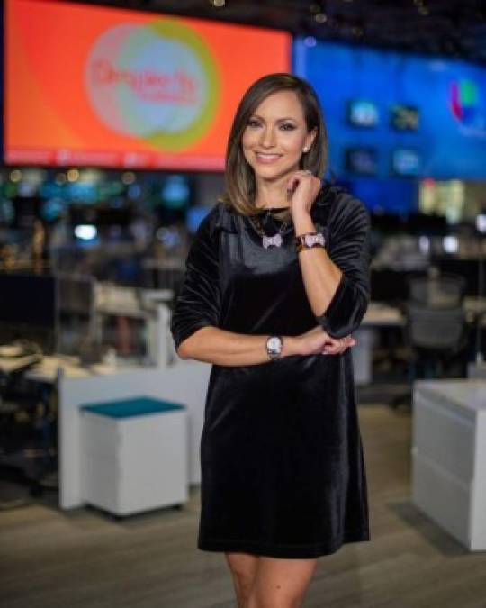 Satcha Pretto.<br/><br/>Satcha es una de los compatriotas triunfadores en Estados Unidos, en donde desde hace más de 13 años forma parte de la cadena de televisión Univisión. Fue presentadora del noticiero Primer Impacto Fin de Semana y posteriormente de Noticieros Univisión y Despierta América.