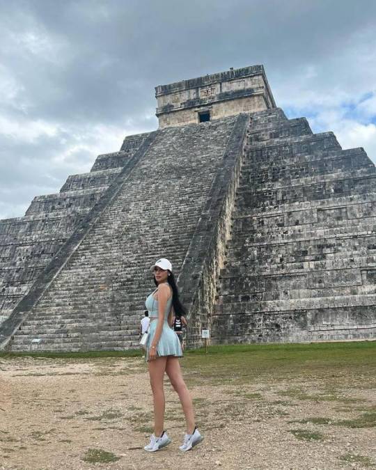 Aquí aparece en Chichén Itzá, antigua ciudad maya en ruinas que se encuentra en Yucatán, México.