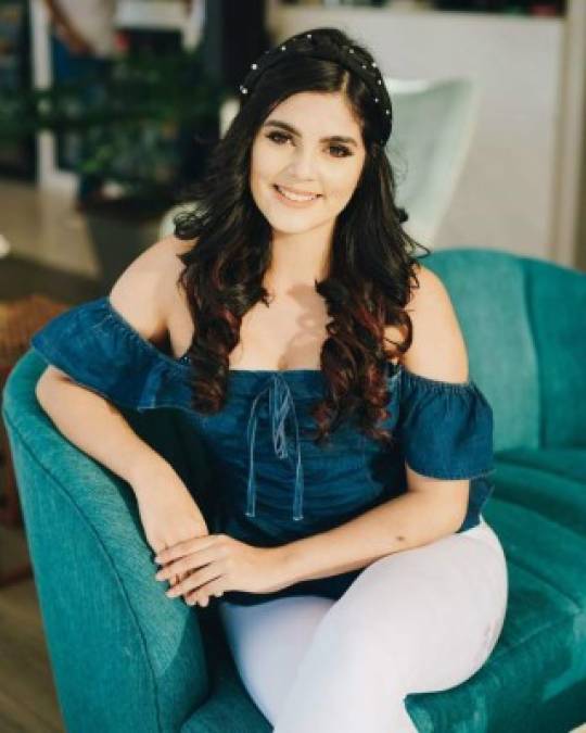 Daniela Villafranca, que se ha convertido en una destacada modelo y reina de belleza, posee uno de los rostros más bellos de Honduras.