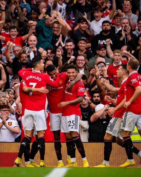 Los jugadores del Manchester United celebrando uno de los goles de Marcus Rashford.