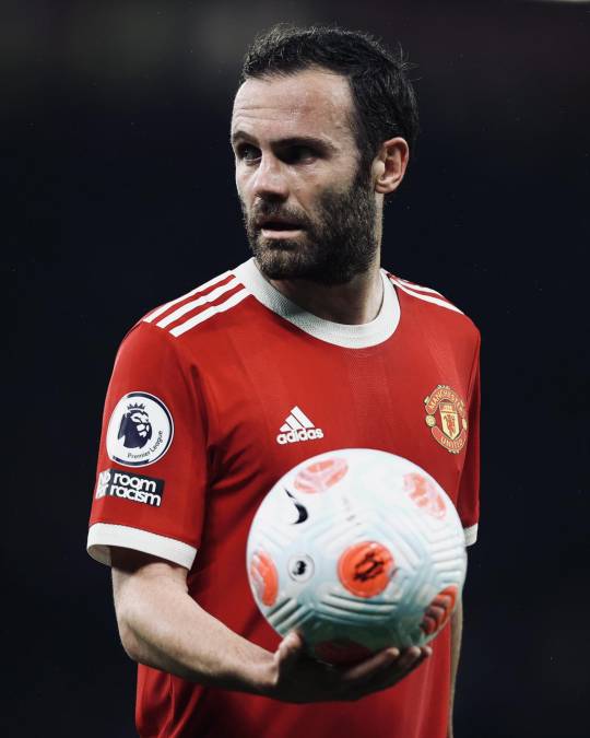 Juan Mata: El volante español disputó su último partido como jugador del Manchester United en el Teatro de los Sueños. 