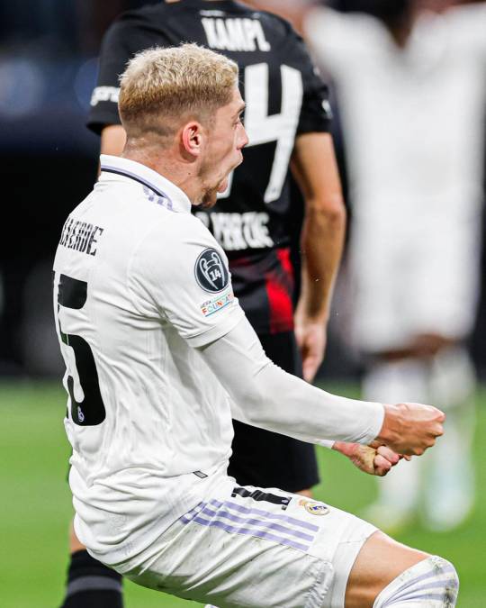La euforia de Fede Valverde celebrando su gol que adelantó al Real Madrid, 1-0 contra el RB Leipzig.