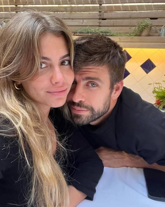Piqué confirmó su relación con Clara Chía a principios del 2023 y desde entonces ya se muestran públicamente sin temor a los reflectores, pese a que fue señalada como la tercera en discordia en el pasado del futbolista con Shakira.