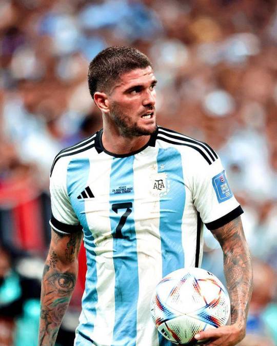 Rodrigo De Paul repite en el mediocampo de Argentina y será titular. 