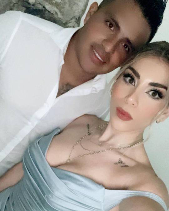El propio exjugador Javier Cortés ha republicado las imágenes de su esposa en redes sociales con el fin de que llegue a más personas. Este hecho ha causado muchas reacciones en redes sociales, pues es conocido que la plataforma que se promociona es de contenido explicito.