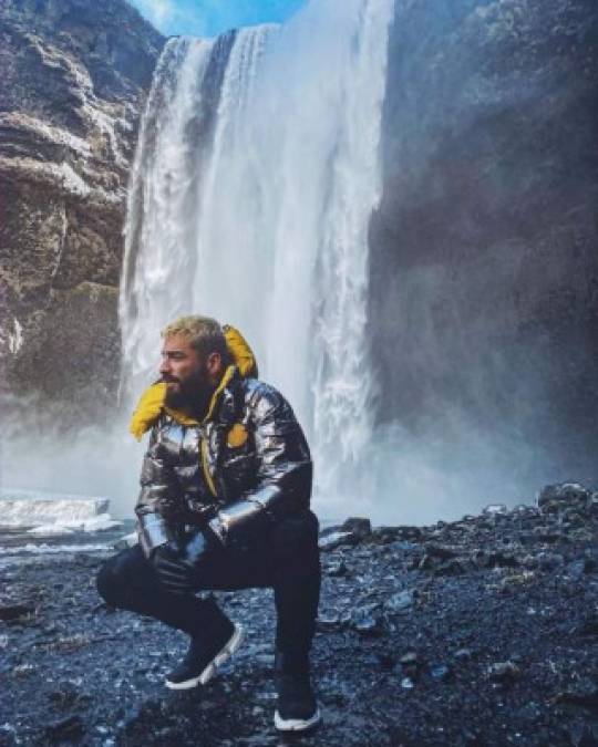 El colombiano está a punto de celebrar su cumpleaños 26 el próximo 28 de enero, vive una de sus mejores escapadas, aunque el frío de cero grados le han marchitado su rostro.