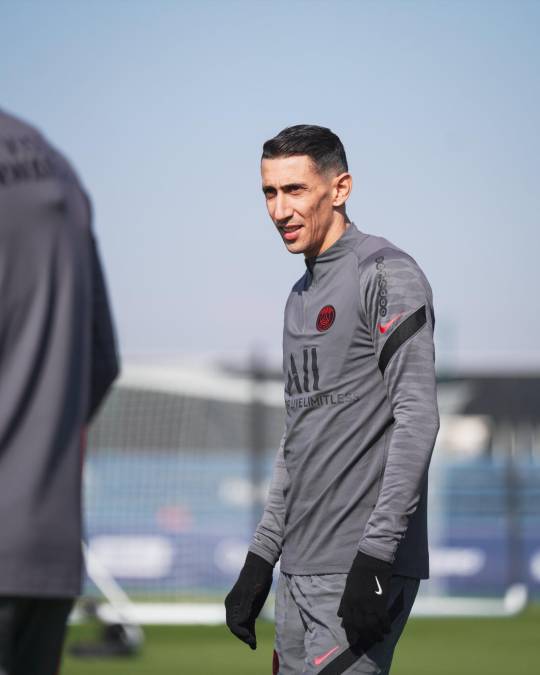 Ángel Di María: El argentino no seguirá en las filas del PSG para la próxima campaña. Todo indica de que el club parisino no lo quiere tener en el equipo.