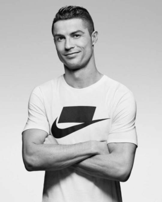 Cristiano Ronaldo ha dejado atrás su paso por el que fue su club durante nueve años, el Real Madrid. El futbolista está completamente integrado en su nueva residencia de Turín y lo ha demostrado en sus redes sociales.