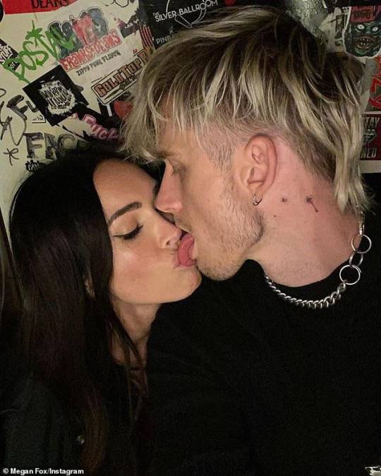 FOTOS: Así le pidió matrimonio Machine Gun Kelly a Megan Fox en Puerto Rico