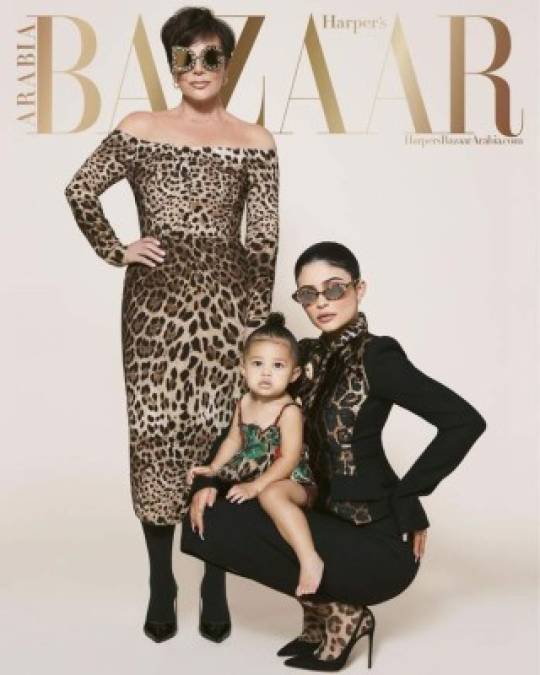 Los hermanos Morelli han fotografiado a Jenner antes, incluida su historia de portada de julio / agosto de 2019 para Harper's Bazaar Arabia, que fue la primera vez que Stormi apareció en la portada de una revista.