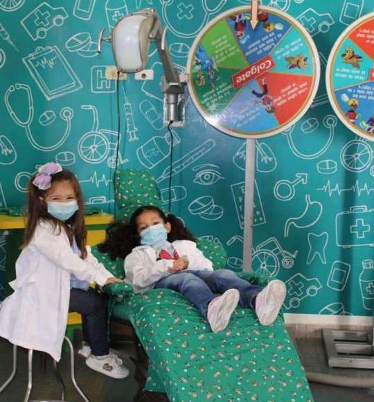 Clínica Dental: Enseñanza de la correcta higiene bucal a través de la clínica dental del museo.