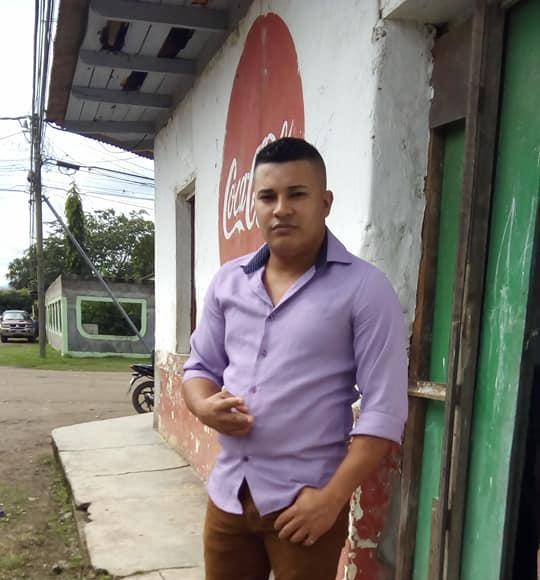 Denis era una persona carismática y gozaba de mucho cariño entre sus vecinos y amigos.