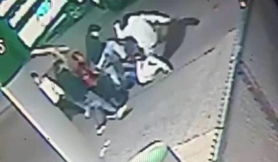 Policía de Nueva York investiga asesinato de inmigrante en una gasolinera