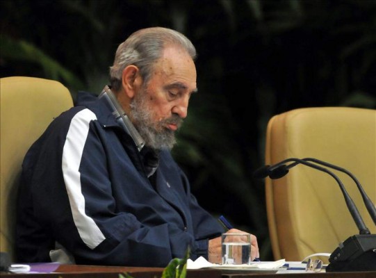 Fidel Castro escribe sobre deudas de EUA a Cuba   
