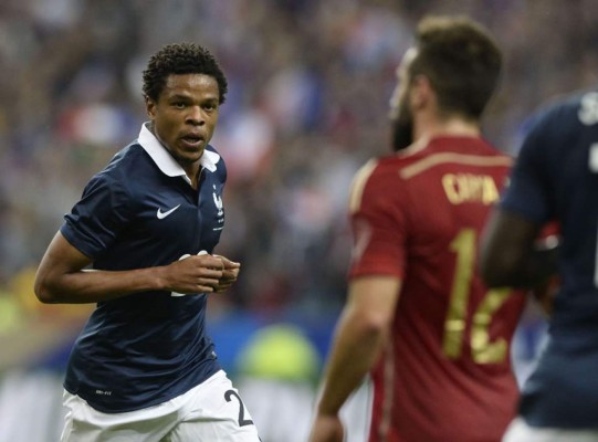 Francia se impone a la nueva España que no encuentra su identidad