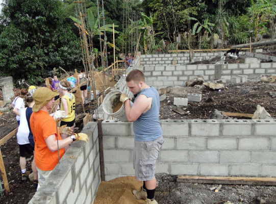 Más de 3,000 niños ya no reciben clases en galeras en El Progreso