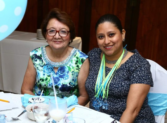 Fiesta maternal para Larissa Cuadra