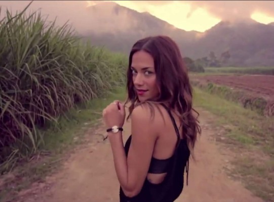 En El Progreso filman video de la cantante de EUA Jana Kramer
