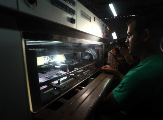 El TSE imprimirá 18.3 millones de papeletas