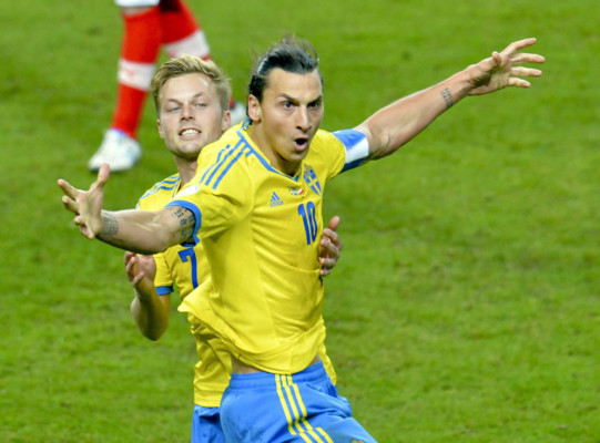 Ibrahimovic mete a Suecia en la repesca con un agónico golazo