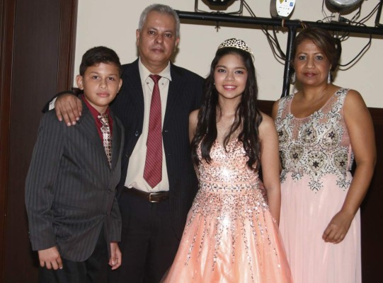 Los quinceaños de Graciamaría Matta