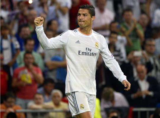 Cristiano celebró con un doblete su partido 100 en Europa