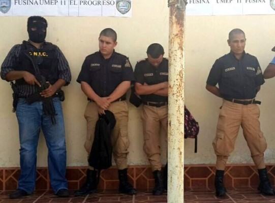 Acusan a guardias hondureños de robar aceite de palma