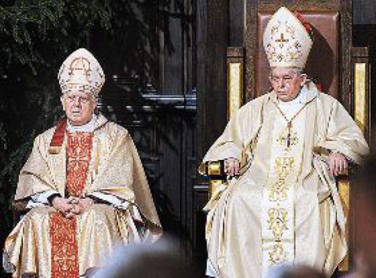 Arzobispo de Varsovia presentó su renuncia; el Papa la aceptó