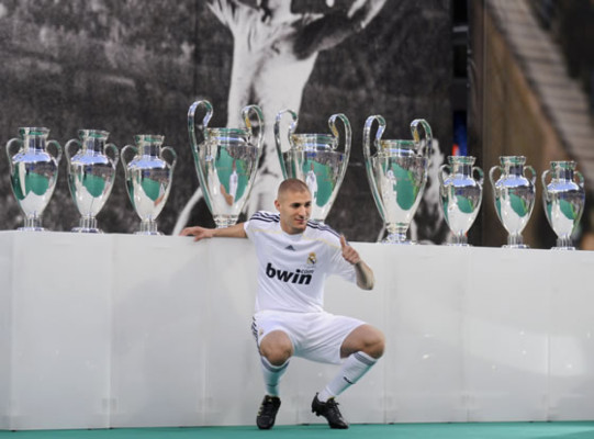 Benzema fue presentado por el Real Madrid