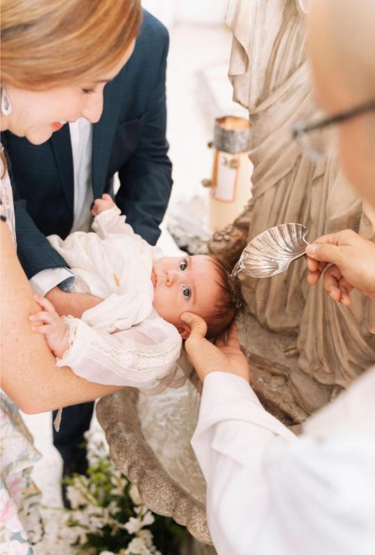 Momento del bautismo de Nicolás Felipe Araujo Werner.