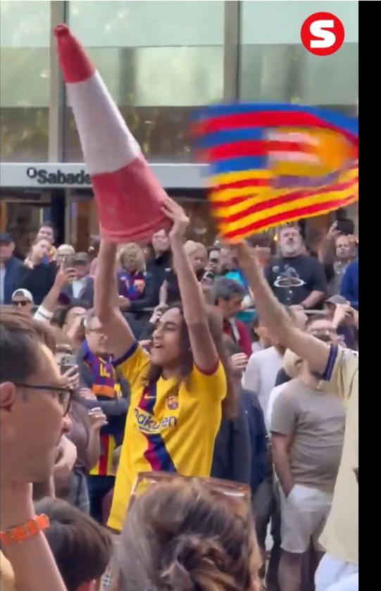 Rúa del Barcelona: locura en calles, se mofan de Real Madrid y promesa de Yamal