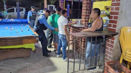 Policías asignados a Copán ejecutan operativitos en lugares de alto consumo de bebidas alcohólicas.