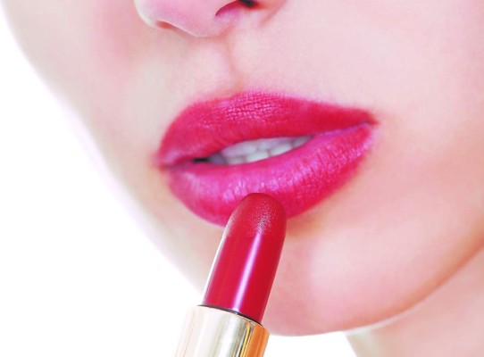 Use bálsamo natural para los labios